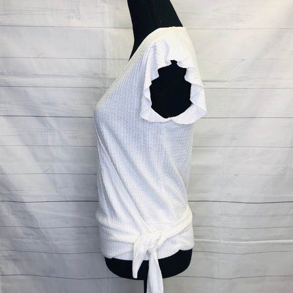 Francesca’s Ivory Wrap Top - Picture 4 of 7